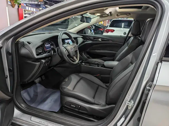 Buick Regal — Фото автомобиля 8