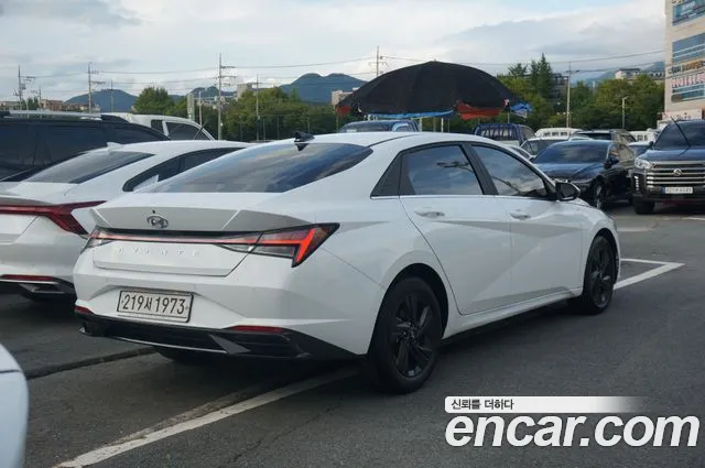 Hyundai Avante CN7 — Фото автомобиля 4