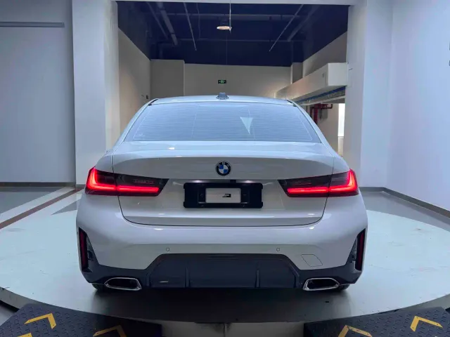 BMW 3 Series — Фото автомобиля 5