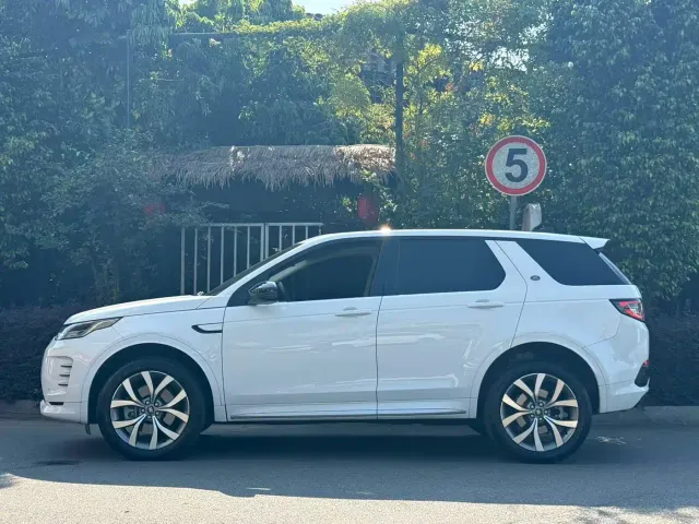 Land Rover Discovery Sport — Фото автомобиля 8