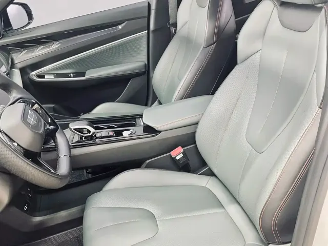 Geely Boyue — Фото автомобиля 9