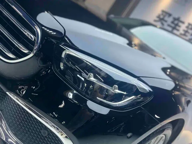 Mercedes-Benz E-Class — Фото автомобиля 2