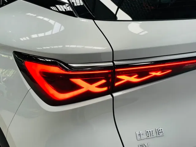 BYD Yuan PLUS — Фото автомобиля 30
