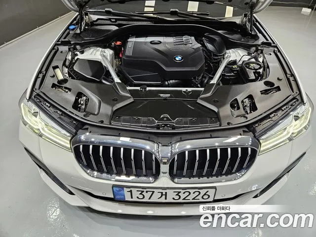 BMW 5-Series — Фото автомобиля 6