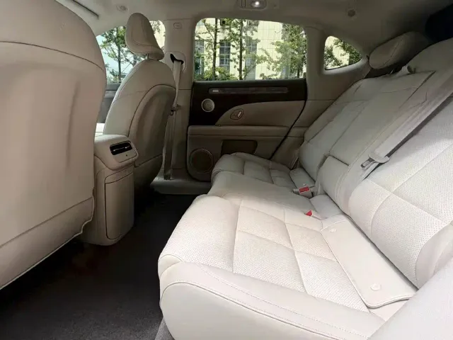 IM Motors LS6 — Фото автомобиля 8