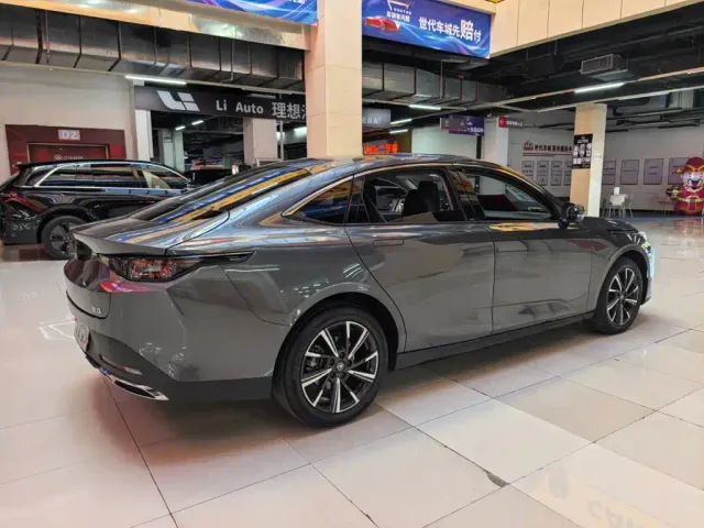 Changan Eado — Фото автомобиля 3