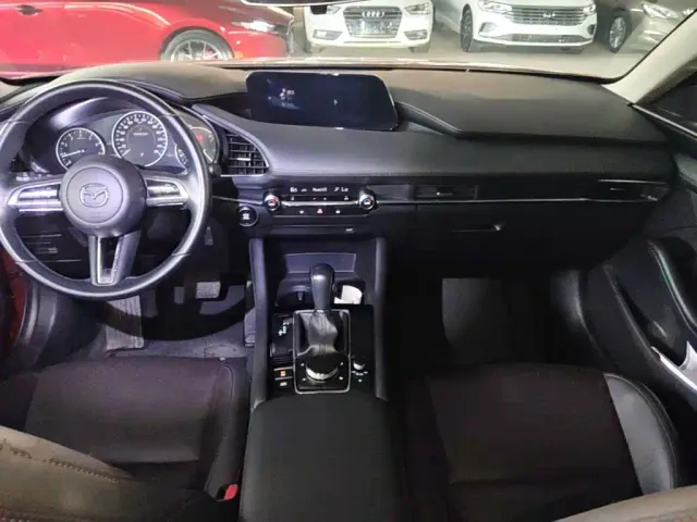 Mazda Axela — Фото автомобиля 9