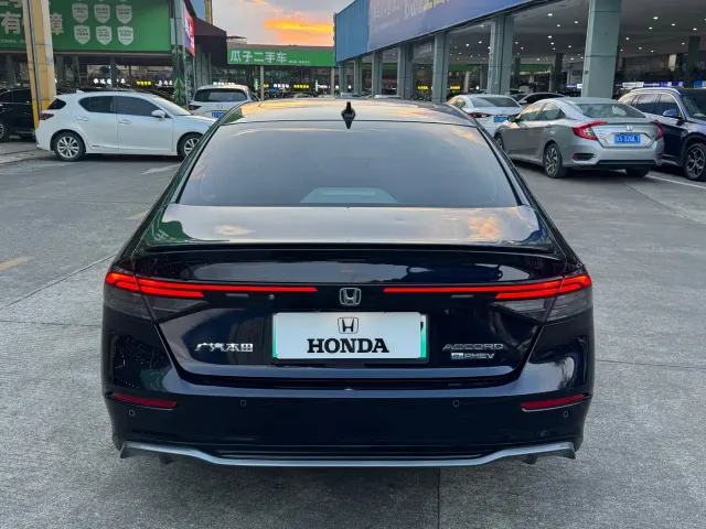 Honda Accord — Фото автомобиля 8