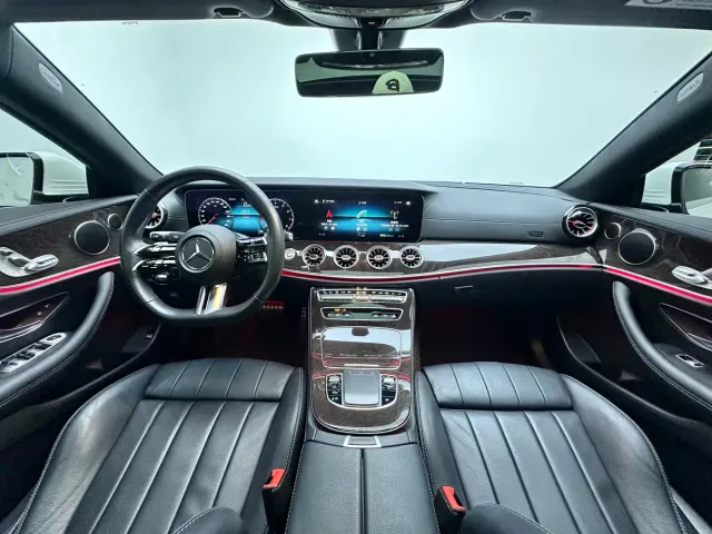 Mercedes-Benz E-Class — Фото автомобиля 18