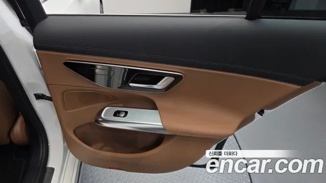 Mercedes-Benz E-Class W214 — Фото автомобиля 25