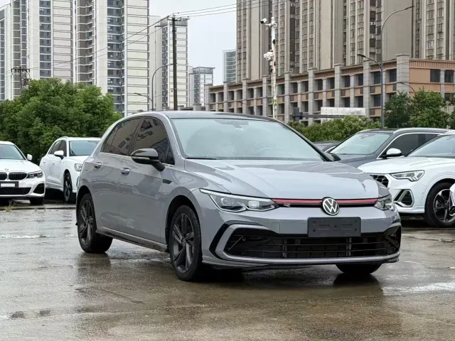 Volkswagen Golf — Фото автомобиля 3