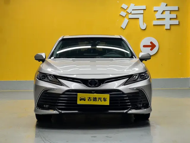 Toyota Camry — Фото автомобиля 2