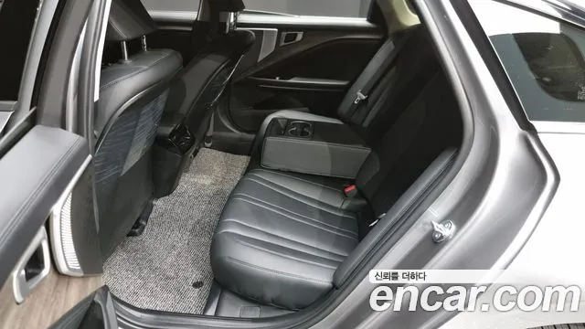 Kia K8 — Фото автомобиля 12