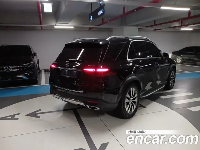 Mercedes-Benz GLE-Class — Фото автомобиля 4