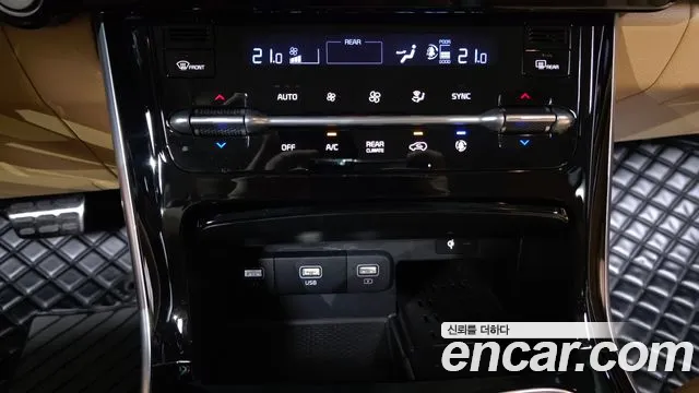 Kia Canival Carnival 4 поколение Бензин 7 мест Signature — Фото автомобиля 20