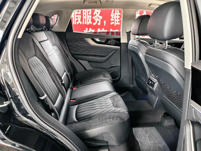 Hongqi HS5 — Фото автомобиля 9