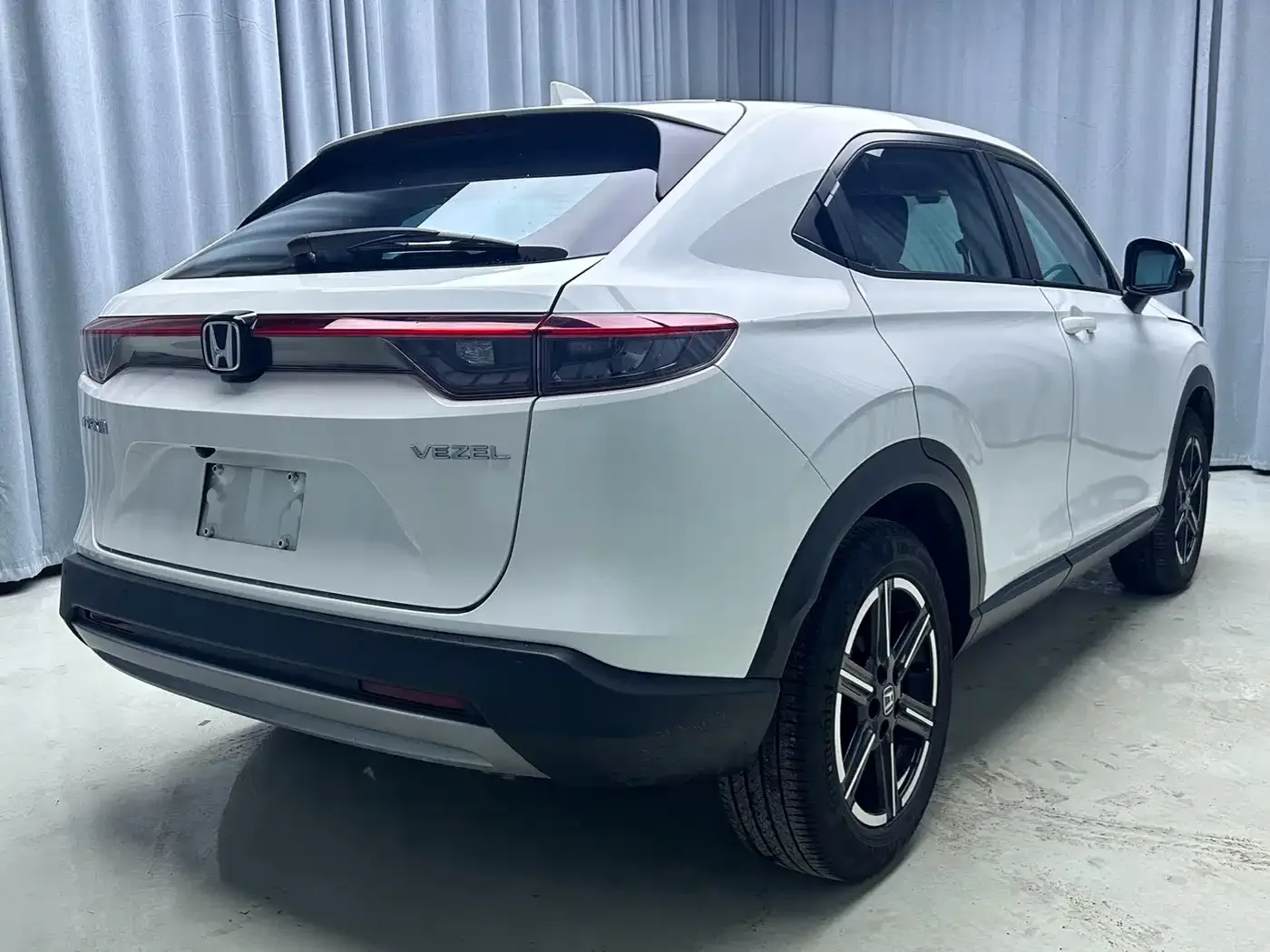 Honda Vezel 2023 1.5L CVT Elite Edition — Фото автомобиля 14