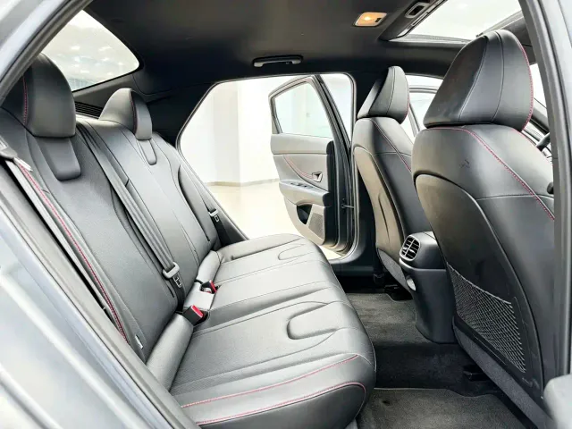 Hyundai Elantra — Фото автомобиля 10