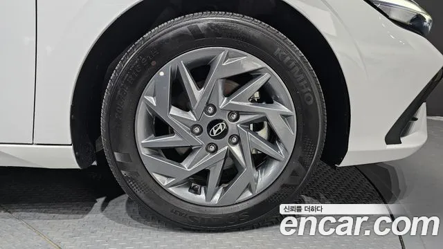 Hyundai AVANTE Inspiration — Фото автомобиля 5
