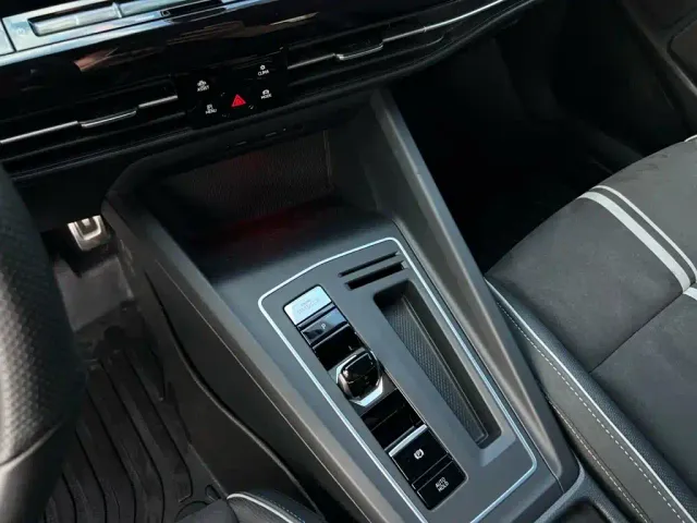 Volkswagen Golf — Фото автомобиля 11