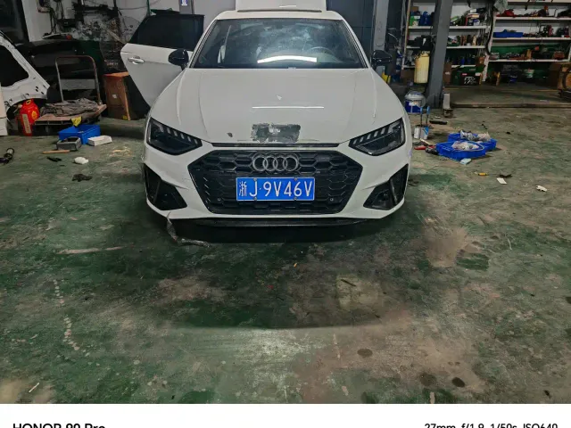 Фотография автомобиля — Audi A4L