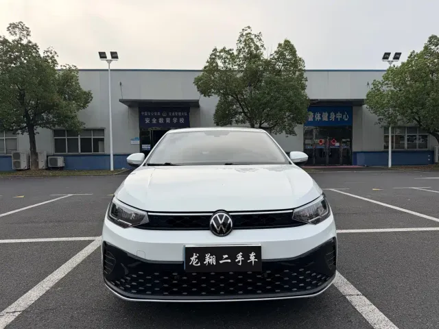 Volkswagen Lavida — Фото автомобиля 2