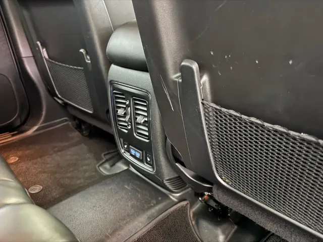 Jeep Grand Cherokee — Фото автомобиля 10