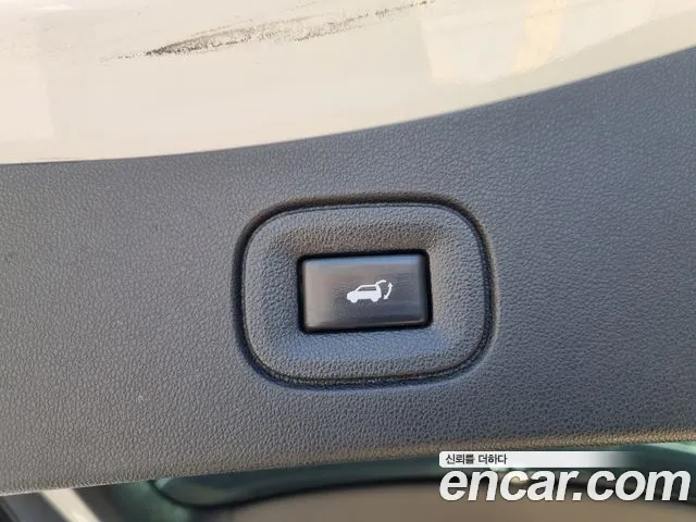 Renault-KoreaSamsung QM6 Новый QM6 2.0 LPe RE Signature 2WD — Фото автомобиля 15