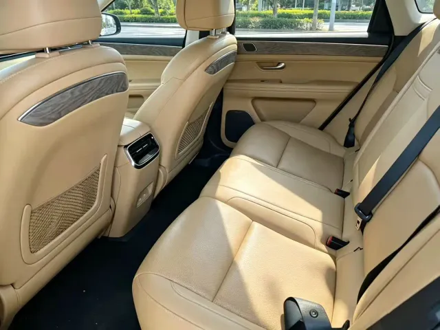 Aito M5 — Фото автомобиля 4