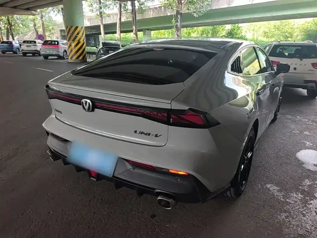 Changan UNI-V — Фото автомобиля 6
