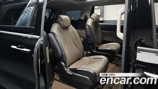 Kia Carnival 4th Gen — Фото автомобиля 17