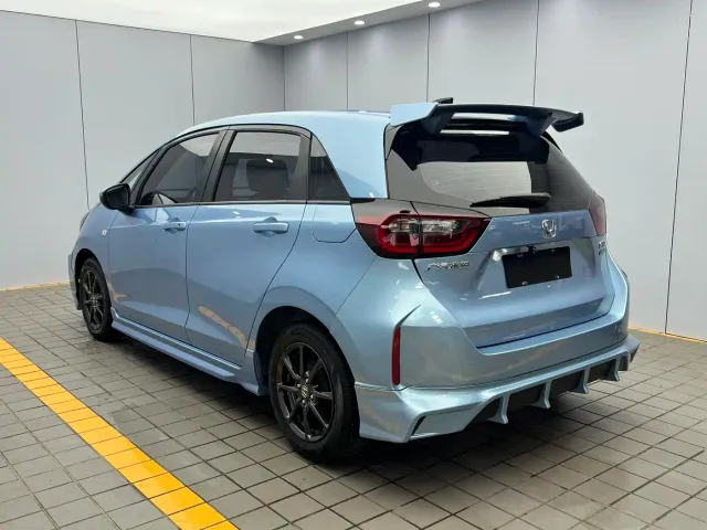 Honda Fit — Фото автомобиля 4