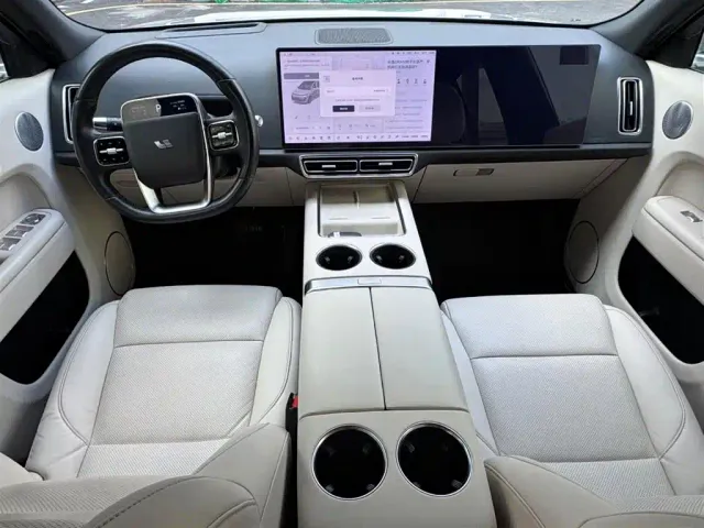 Li Auto L8 — Фото автомобиля 3