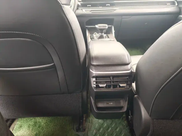 Geely Emgrand — Фото автомобиля 9