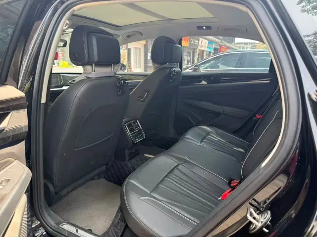 Volkswagen Passat — Фото автомобиля 7