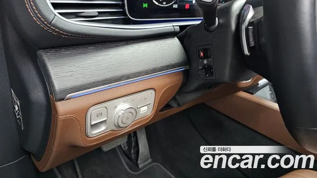 Mercedes-Benz GLE-Class — Фото автомобиля 28
