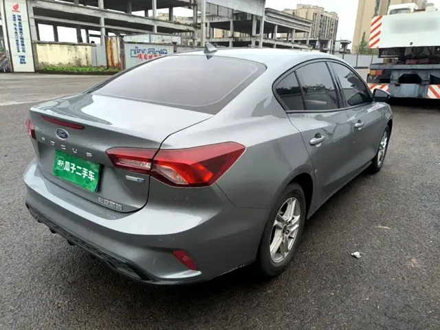 Ford Focus — Фото автомобиля 6