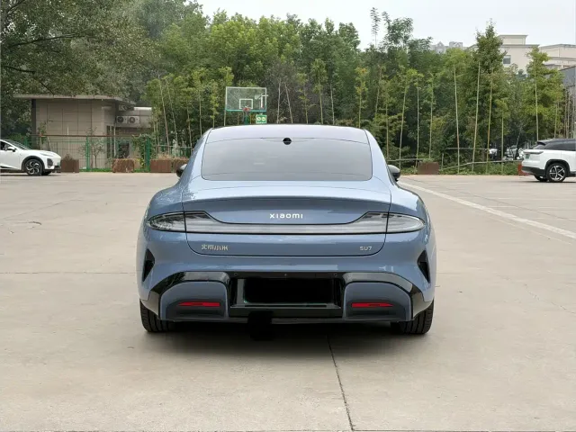 Xiaomi SU7 — Фото автомобиля 13