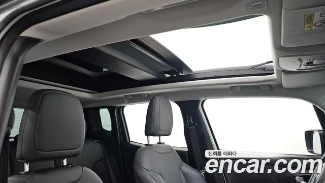 Jeep Renegade — Фото автомобиля 28