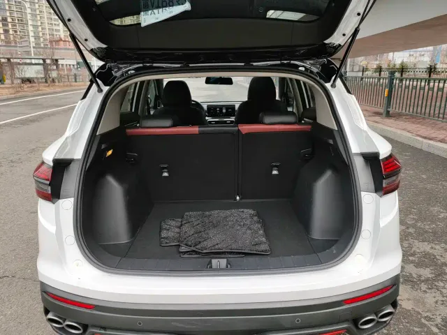 Geely Binyue — Фото автомобиля 14