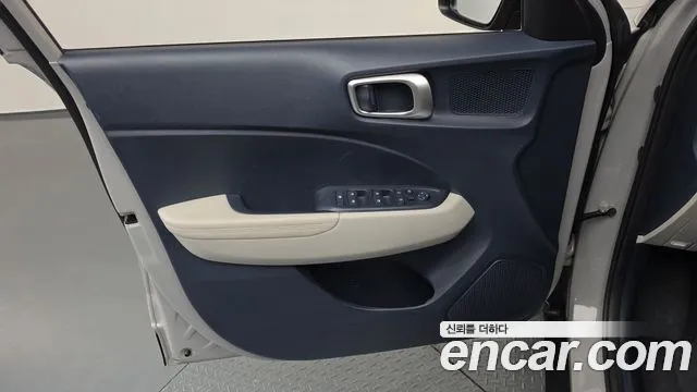 Hyundai Venue Venue 1.6 Premium — Фото автомобиля 24