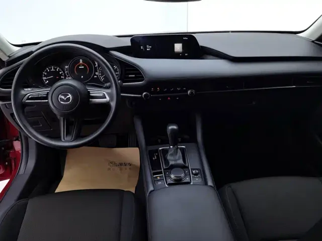 Mazda Axela — Фото автомобиля 12