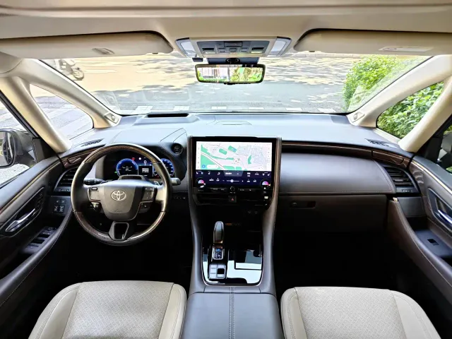Toyota Alphard — Фото автомобиля 7