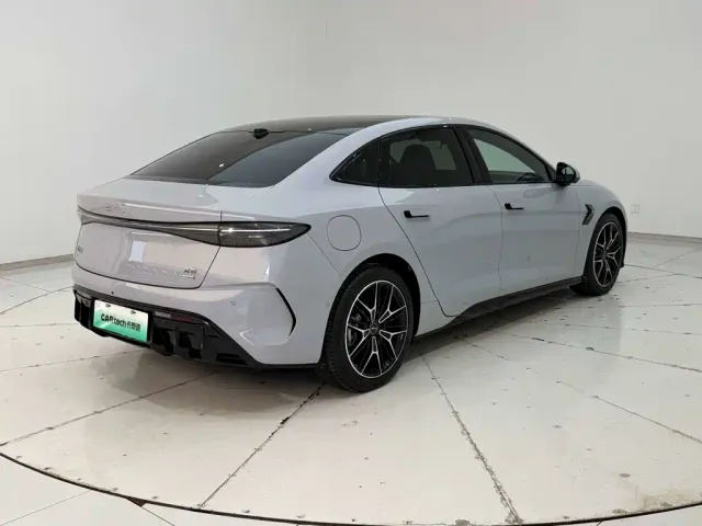 BYD Seal — Фото автомобиля 2