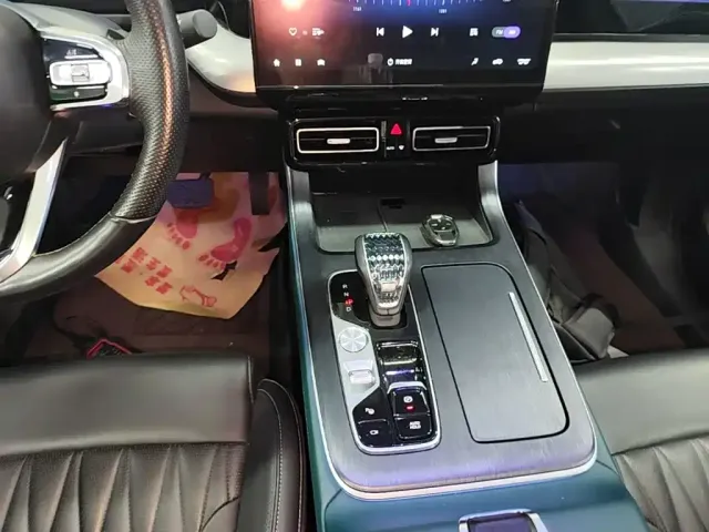 GAC Trumpchi GS8 — Фото автомобиля 13