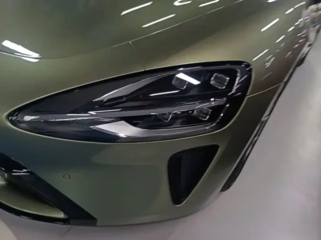 Xiaomi SU7 — Фото автомобиля 23