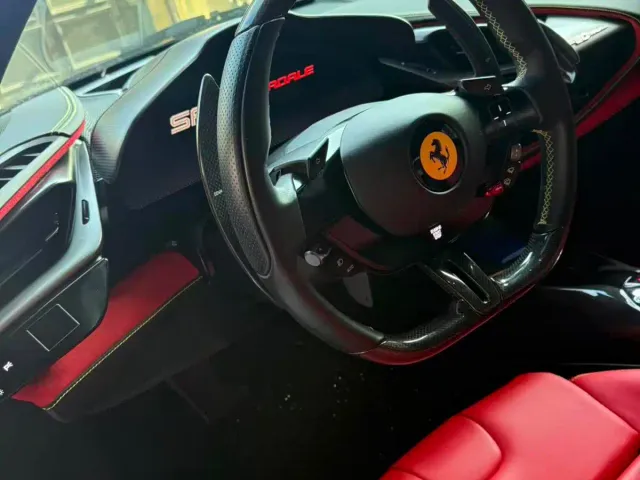 Ferrari SF90 — Фото автомобиля 9