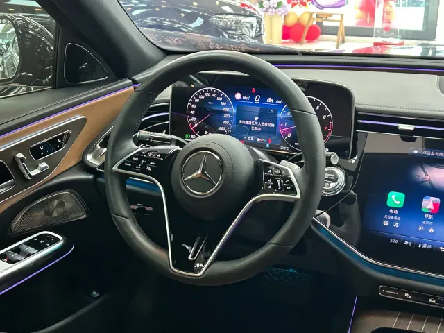 Mercedes-Benz E-Class — Фото автомобиля 18
