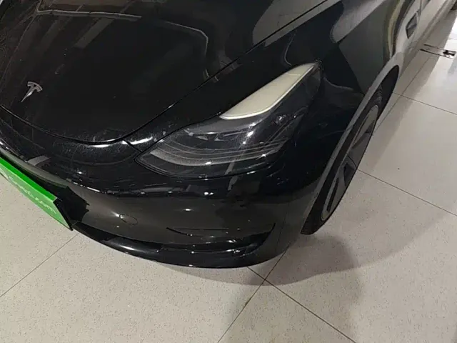 Tesla Model 3 — Фото автомобиля 23