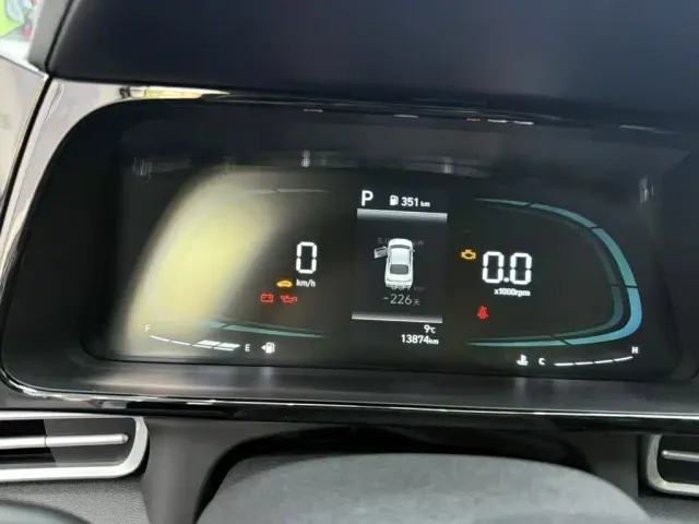 Hyundai Elantra — Фото автомобиля 13